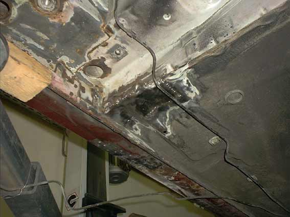 Fußboden hinten links nach Reparatur